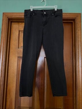1822 Denim Women's Skinny Jeans in Black